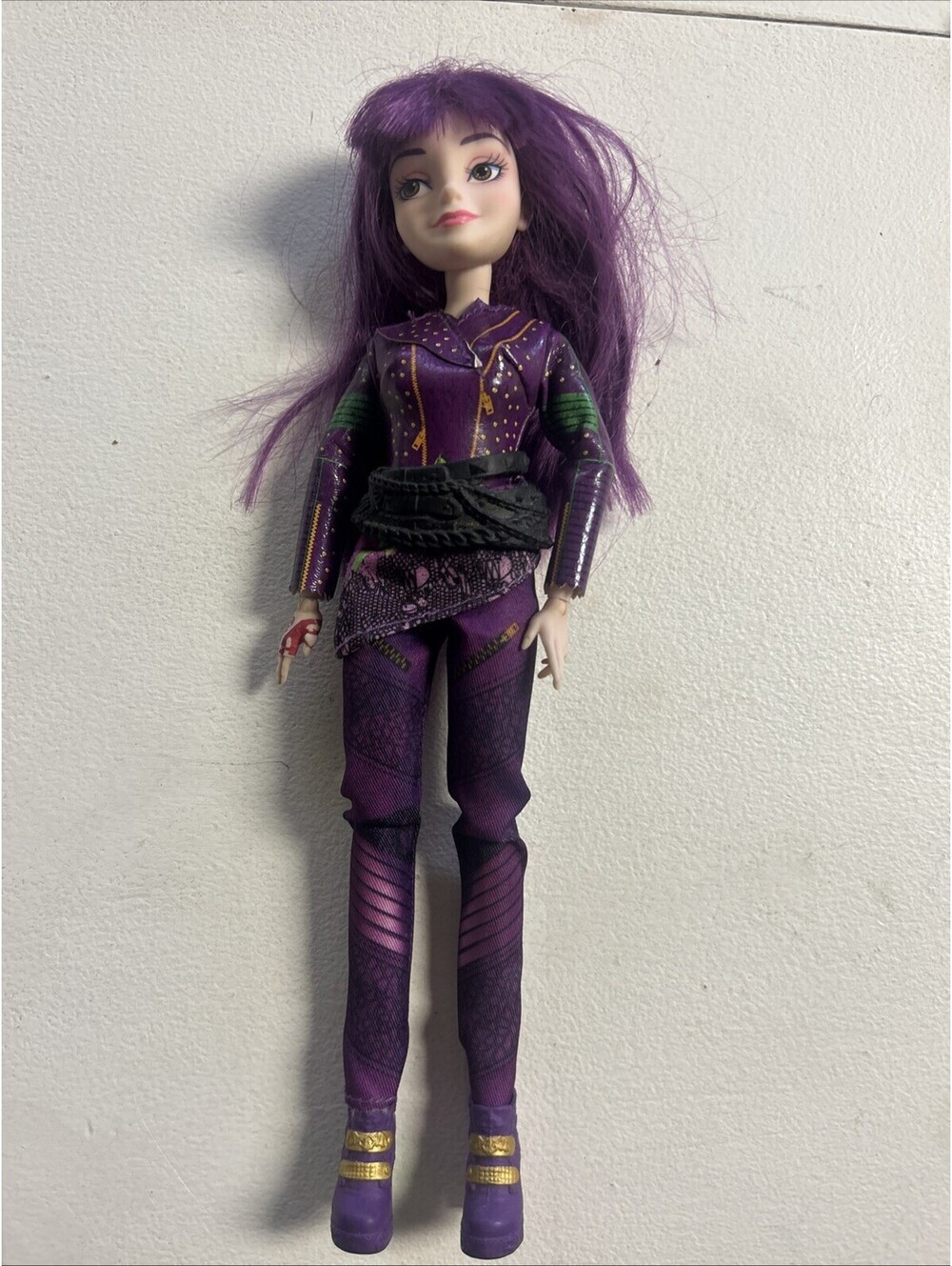 Disney Descendants 2 Mal 11” Doll Isle of the Lost Purple Hair In Dragon Outfit